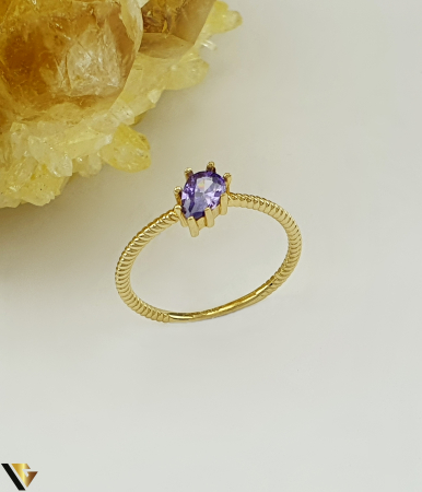 Bijuterii din aur - Inel aur 14k, Cristal de zirconiu Greutate: 1.45 grame Latime: 7 mm Diametru: 17.25 mm Masura: UE 14 / RO 54 (circumferinta) Marcaj /  titlu: "585" Locatie: Bacau Calea Marasesti Tel: 0756943079