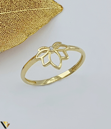 Bijuterii din aur - Inel aur 14k, Cristal de zirconiu Greutate: 1.04 grame Latime: 8 mm Diametru: 18.25 mm Masura: UE 17 / RO 57 (circumferinta) Marcaj /  titlu: "585" Locatie: Bacau Calea Marasesti Tel: 0756943079