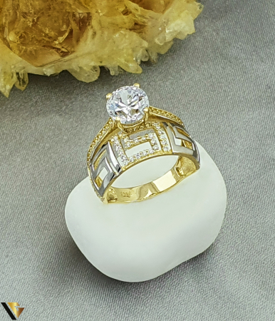 Inele din aur - Inel aur 14k, Cristale de zirconiu Greutate: 5.00 grame Latime: 13 mm Diametru: 17.75 mm Masura: UE 16 / RO 56 (circumferinta) Marcaj /  titlu: "585" Locatie: Bacau Calea Marasesti Tel: 0756943079