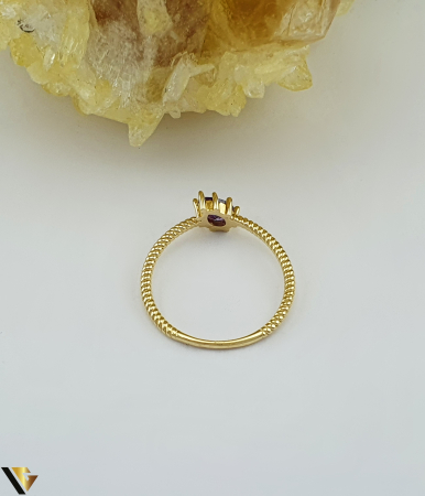 Inel aur 14k, Cristal de zirconiu Greutate: 1.45 grame Latime: 7 mm Diametru: 17.25 mm Masura: UE 14 / RO 54 (circumferinta) Marcaj /  titlu: "585" Locatie: Bacau Calea Marasesti Tel: 0756943079 [1]