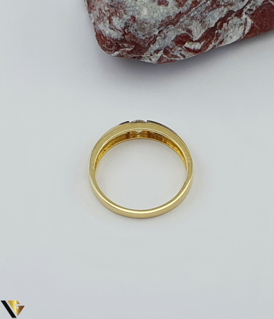Inel aur 14k, Cristale de zirconiu Greutate: 2.51 grame Latime: 4 mm Diametru: 18.40 mm Masura: UE 18 / RO 58 (circumferinta) Marcaj /  titlu: "585" Locatie: Bacau Calea Marasesti Tel: 0756943079 [2]