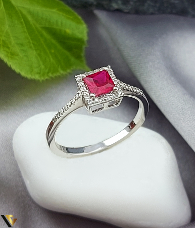 Inele cu diamante - Inel Aur 14k, Rubin de 0.59 ct si Diamante de 0.14 ct in total