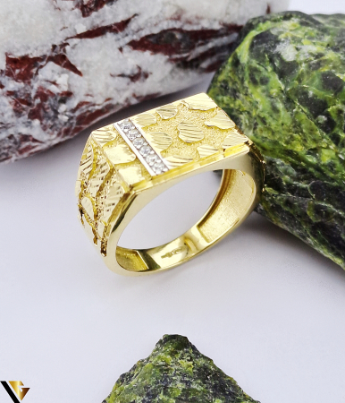 Inele - Inel din aur 14k Greutate: 6.15 grame Cristale de zirconiu Latime maxima superioara 12 mm Diametrul inelului este de 19 mm Masura UE: 20 si RO: 60 (circumferinta) Marcaj cu titlul "585" Locatie Harlau : 0723 353 111