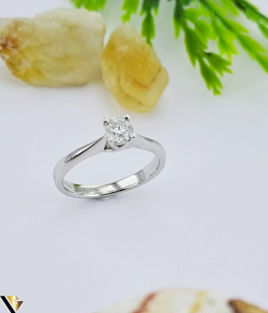 Inele cu diamante - Inel din aur 18 k Greutate: 2.63 gr Diamant  aprox. 0.25 ct Stralucire intensa, fara incluziuni vizibile Diametrul inelului este de 15.80 mm Masura UE: 9 si RO: 49 (circumferinta) Marcaj/Titlu "750" Stare: Pre-owned / Foarte buna Locatie :HARLAU  0723 353 111