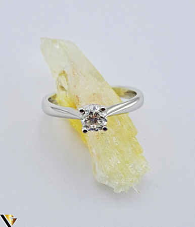 Inel din aur 18 k Greutate: 2.63 gr Diamant  aprox. 0.25 ct Stralucire intensa, fara incluziuni vizibile Diametrul inelului este de 15.80 mm Masura UE: 9 si RO: 49 (circumferinta) Marcaj/Titlu "750" Stare: Pre-owned / Foarte buna Locatie :HARLAU  0723 353 111 [2]