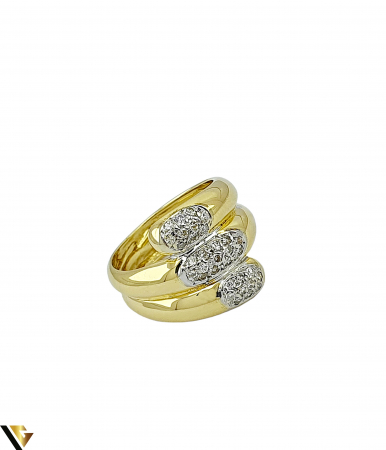Inel masiv din aur galben de18k Greutate : 7.06 g 33 diamante  de aproximativ 0.01 ct fiecare Carataj total diamante de aproximativ 0.33 ct Latimea in partea superioara: 15.00 mm Diametrul inelului este de 16.10 mm Masura UE11, masura standard RO:51 (circumferinta) Stare: Pre-owned / Foarte buna Locatie Podu Iloaiei Telefon : 0728083344 [2]
