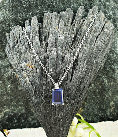 Lant cu Pandantiv Aur Alb 14k, Diamante 0.01 ct in total, Safir [0]