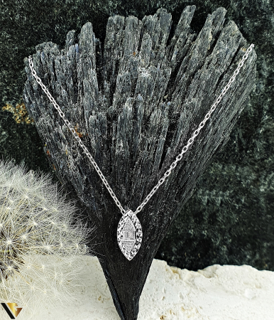 Coliere cu diamante - Lant cu Pandantiv Aur Alb 14k, Diamante 0.07 ct in total