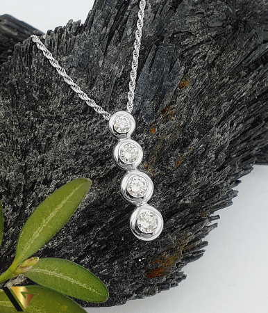 Lant cu Pandantiv Aur 18k, Diamante 0.66 ct [2]