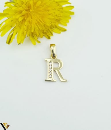 Bijuterii din aur - Pandantiv aur 14K,initiala "R" Greutate:0.72 g Lungime:17.60 mm ( cu anou ) Latime:7.10 mm Marcaj / Titlu: 585 Locatie: HARLAU Tel.0723 353 111