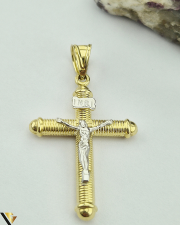 Pandantive din aur - Pandantiv aur 14k Greutate: 2.20 grame Lungime: 45.00 mm ( cu anou ) Latime: 26.00 mm Marcaj / Titlu: " 585 " Locatie: HARLAU 0723 353 111