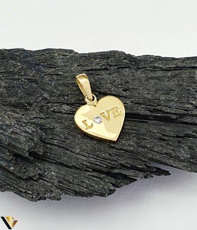 Pandantive din aur - Pandantiv aur 14K, Cristal de zirconiu Greutate: 0.74 grame Lungime: 16 mm ( cu anou ) Latime: 11 mm Marcaj / titlu: "585" Locatie: Bacau Calea Marasesti Tel: 0756943079