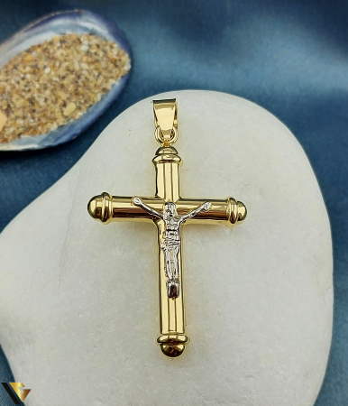 Pandantive din aur - Pandantiv aur 14K, cruce Greutate: 4.25 grame Lungime: 58 mm ( cu anou ) Latime: 34 mm Marcaj / titlu: "585" Locatie: Bacau Calea Republicii Tel: 0758108978