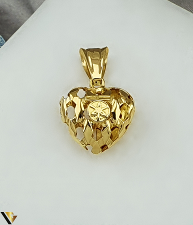 Pandantive din aur - Pandantiv aur 18K Greutate: 2.67 grame Lungime: 27 mm ( cu anou ) Latime: 17 mm Pre-owned / Stare foarte buna Marcaj / titlu: "750" Locatie: Bacau Calea Marasesti Tel: 0756943079