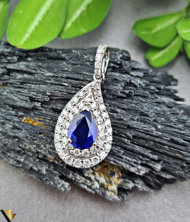Pandantive cu diamante - Pandantiv Aur  18k, Diamante 0.43 ct in total  si Safir, 1.62 grame