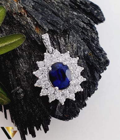 Lant cu Pandantiv Aur 18K, Diamante 0.72 ct si Safir 1.35 ct [1]