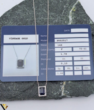 Set format din lant cu pandantiv,cercei  si inel  Aur 14k, 585 Greutate: 6.62 grame Diamante cu un total de 0.45ct Dimensiuni lant cu pandantiv 42cm Pandantiv cu diamante 0.10ct si safir 1.44ct Dimensiuni cercei: 8.8 mm / 7 mm Diamante cercei: 0.20ct si safir 2.88ct Diametrul inelului este de 17.2 mm Masura UE: 14 / Masura standard RO: 54 (circumferinta) Diamante inel  0.15ct si safir 1.44ct Produsele se pot vinde atat impreuna cat si separat dupa cum urmeaza: Lant cu pandantiv: 1.78 grame - 1900 lei Cercei: 2.20 grame - 2804 lei Inel: 2.64 grame - 2824 lei Stare: Produs Nou ,insotit de certificat Marcaj/Titlu  "585" Locatie: HARLAU  07232 353 111 ______________________________ [5]