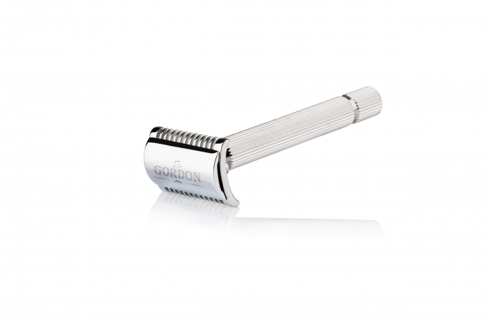 aparat-de-ras-clasic-gordon-barber-frizerie-briciuri-barbierit-visuel-beauty-shop-produse-profesionale-de-infrumusetare-dotari-saloane-infrumusetare [4]