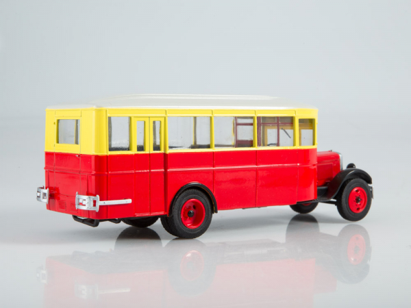 Macheta autobuz ZIS 8 cu revista, scara 1:43 [2]