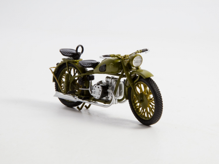 Macheta motocicleta ruseasca M-72, scara 1:24 [7]