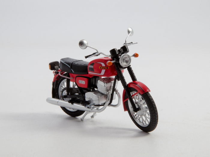 Macheta motocicleta cehoslovaca CZ 350/472, scara 1:24 [7]