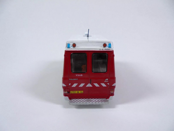 Macheta ambulanta de pompieri Peugeot J5 Maxum, scara 1:43 [3]