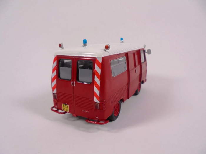 Macheta ambulanta de pompieri Peugeot J7, scara 1:43 [3]