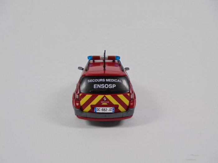 Macheta ambulanta de pompieri Renault Megane Break, scara 1:43 [3]