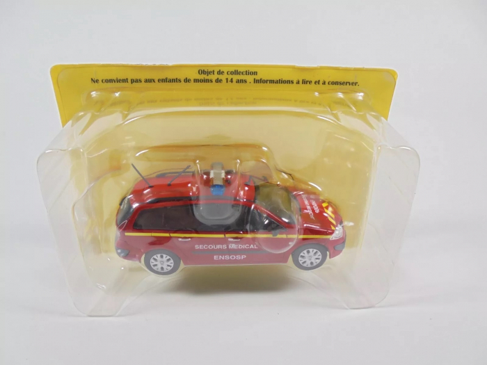 Macheta ambulanta de pompieri Renault Megane Break, scara 1:43 [4]