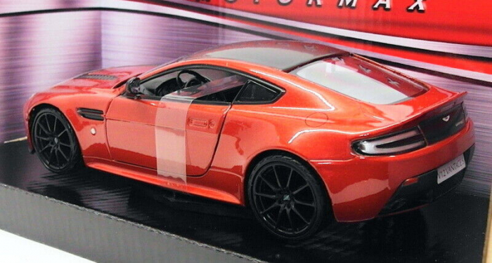 Macheta Aston Martin Vantage S V12, scara 1:24 [2]