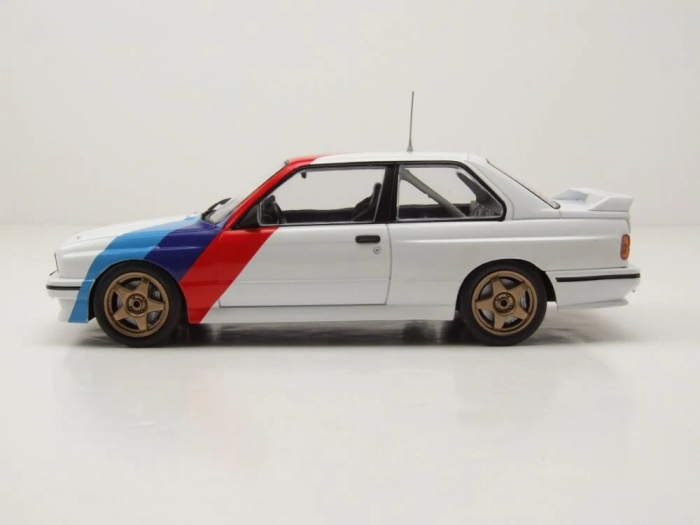 Macheta auto BMW M3 (E30), scara 1:24 [3]