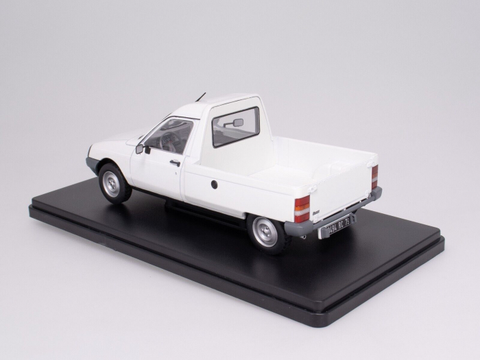 Macheta auto Citroen C15 Pick-up, scara 1:24 [2]