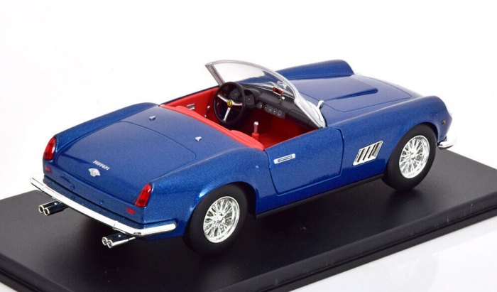 Macheta auto Ferrari 250 California Spider 1957, scara 1:24 [2]