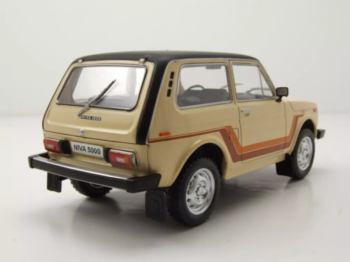 Macheta auto Lada Niva 1.6, scara 1:24 [2]