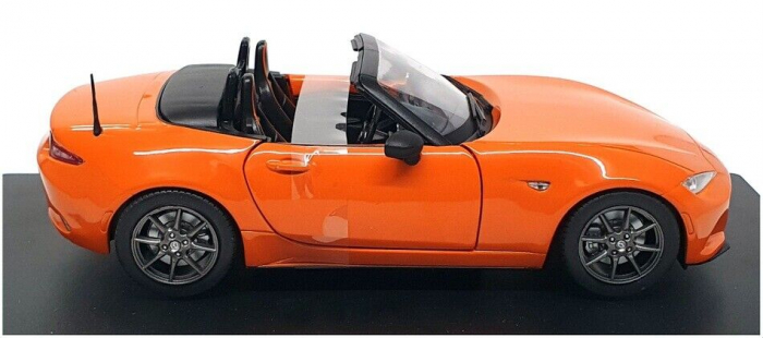Macheta auto Mazda MX-5 RHD, scara 1:24 [4]