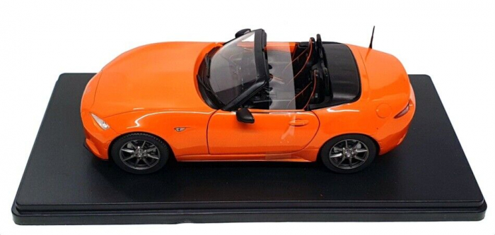 Macheta auto Mazda MX-5 RHD, scara 1:24 [3]