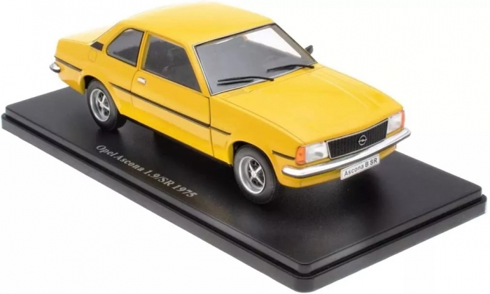 Macheta auto Opel Ascona B 1.9 S, scara 1:24 [2]