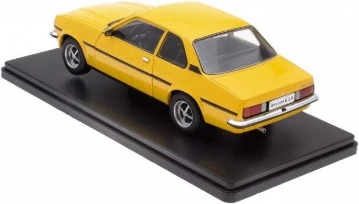 Macheta auto Opel Ascona B 1.9 S, scara 1:24 [3]