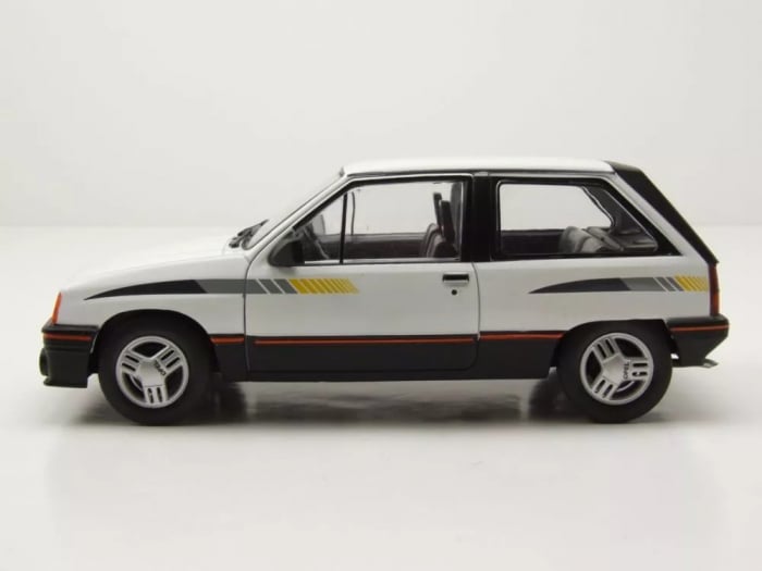 Macheta auto Opel Corsa A SR, scara 1:24 [3]