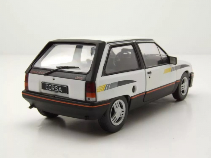 Macheta auto Opel Corsa A SR, scara 1:24 [2]
