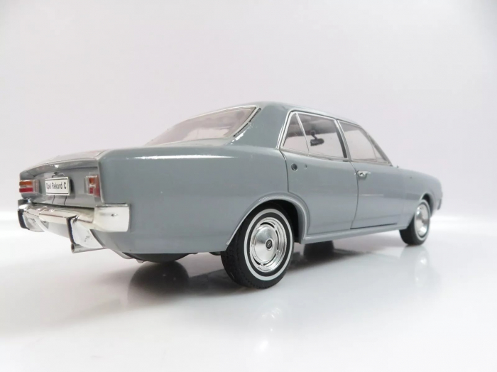 Macheta auto Opel Rekord C1900, scara 1:24 [3]