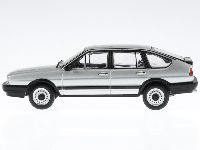 Macheta auto Volkswagen Passat B2, scara 1:43 [2]