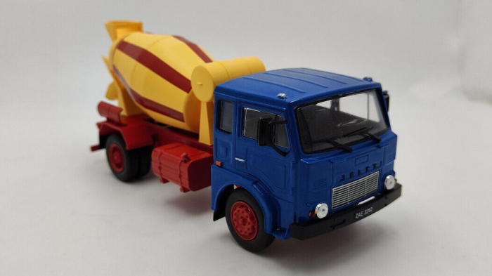 Macheta autobetoniera Jelcz P325, scara 1:43 [2]