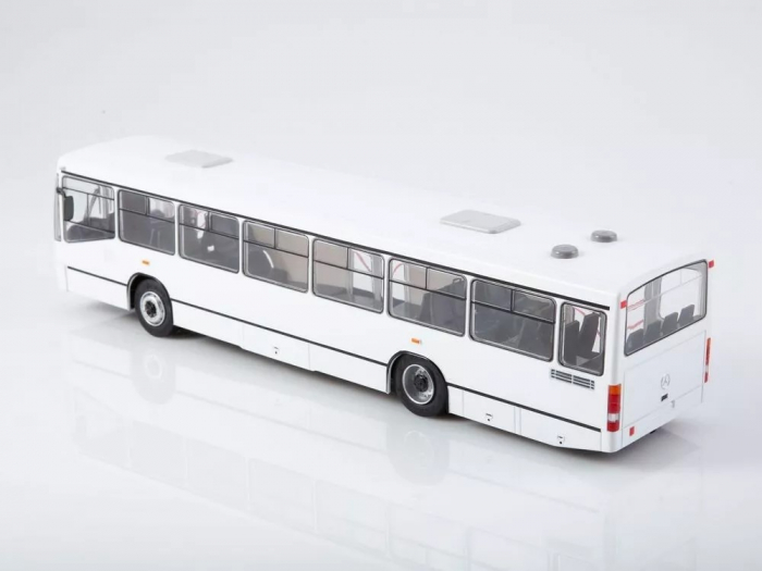 Macheta autobuz Mercedes Benz O 345 cu revista, scara 1:43 [4]