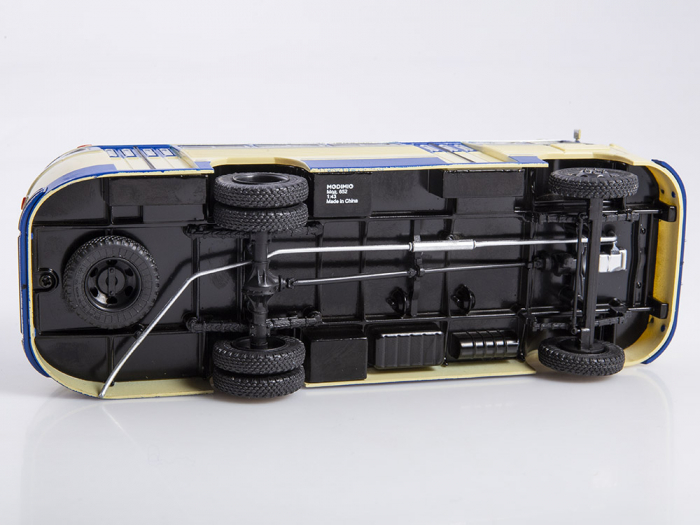 Macheta autobuz PAZ-652 cu revista, scara 1:43 [5]