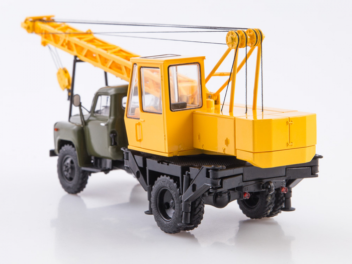 Macheta automacara KS-1562B pe sasiu Gaz 52, scara 1:43 [4]
