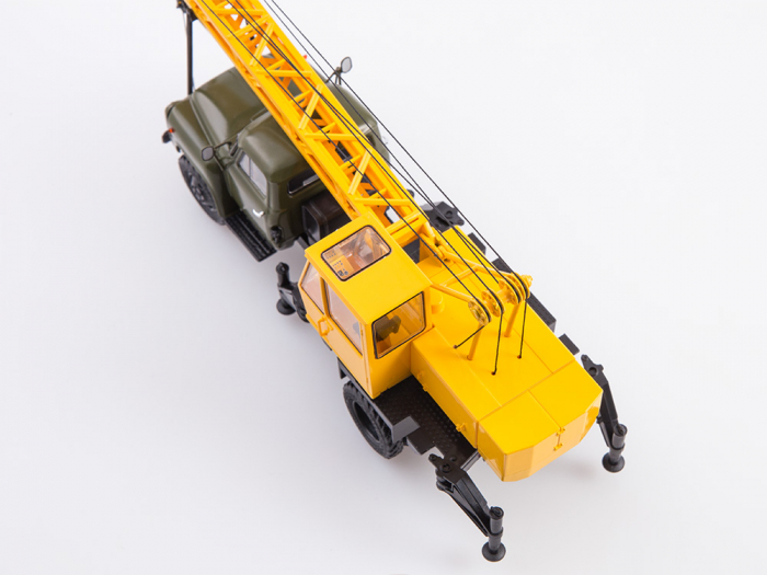 Macheta automacara KS-1562B pe sasiu Gaz 52, scara 1:43 [7]