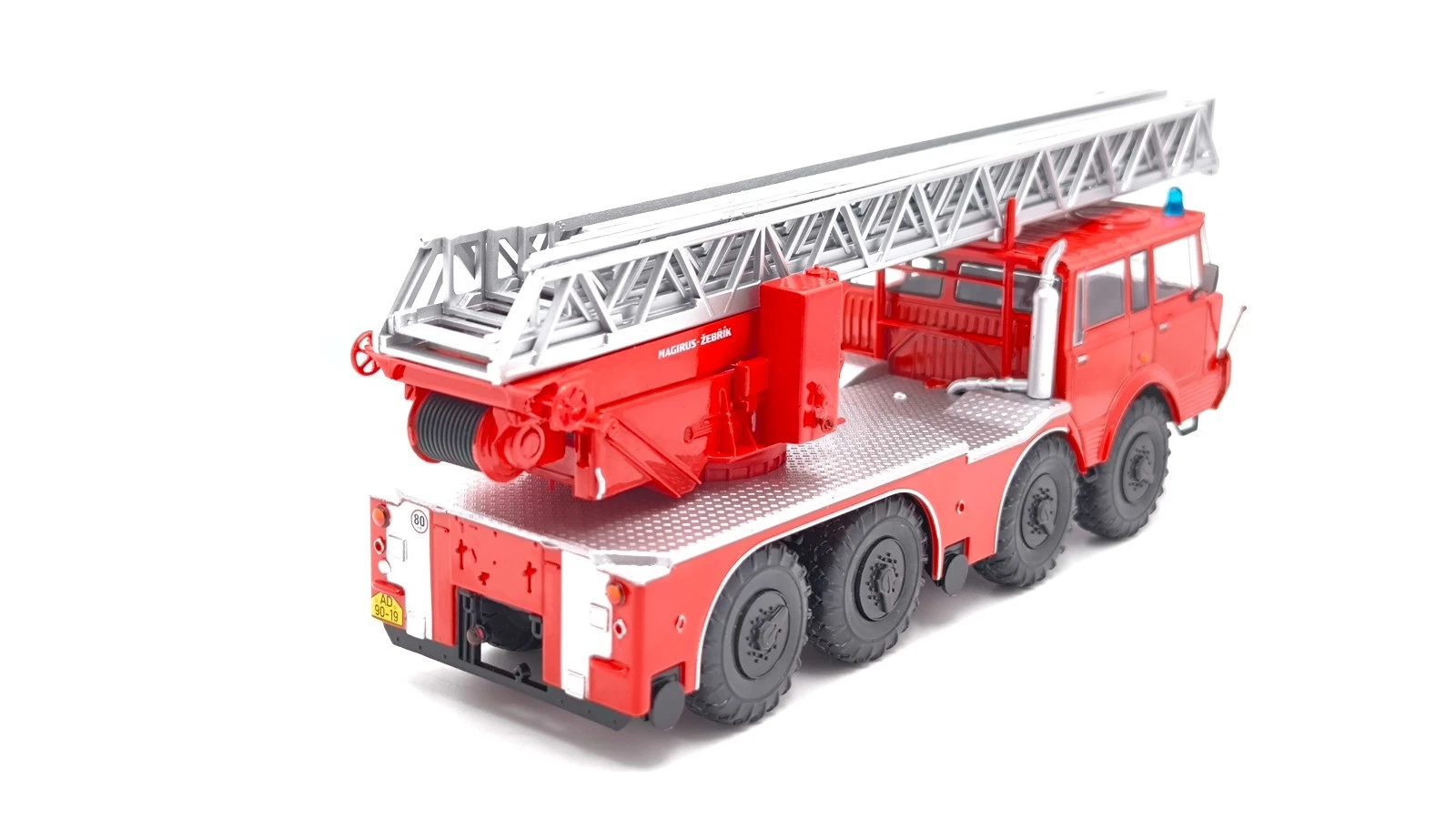 Macheta autoscara pentru pompieri Tatra 813 8x8, scara 1:43 [2]