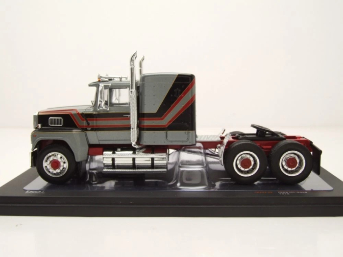 Macheta cap tractor Ford LTL-9000, scara 1:43 [3]