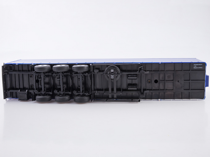 Macheta cap tractor Kamaz 54901 cu semiremorca cu prelata, scara 1:43 [9]